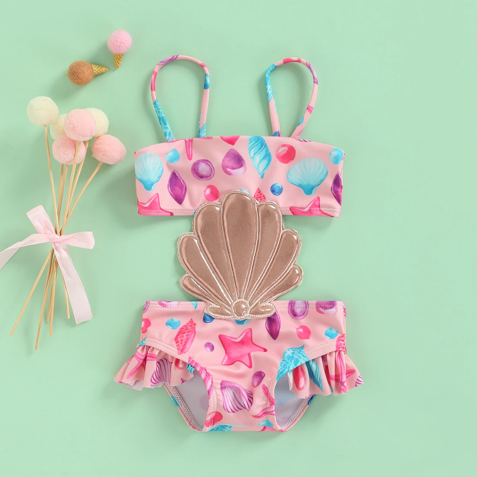bambina in costume da bagno