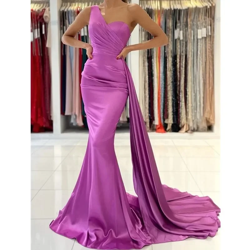

Sexy Satin Mermaid Evening Dresses One-Shoulder Sleeveless Pleats Prom Gowns Sweep Train Dubai Arabic Party Dress 2024