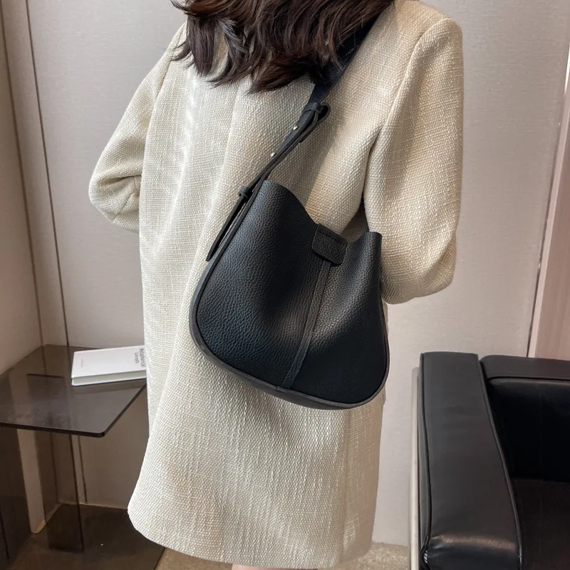2023 Popular Bag Female New Fashion Texture Shoulder Bag Large Capacity Retro Ladies Crossbody Bag Shoulder Bag for Girls