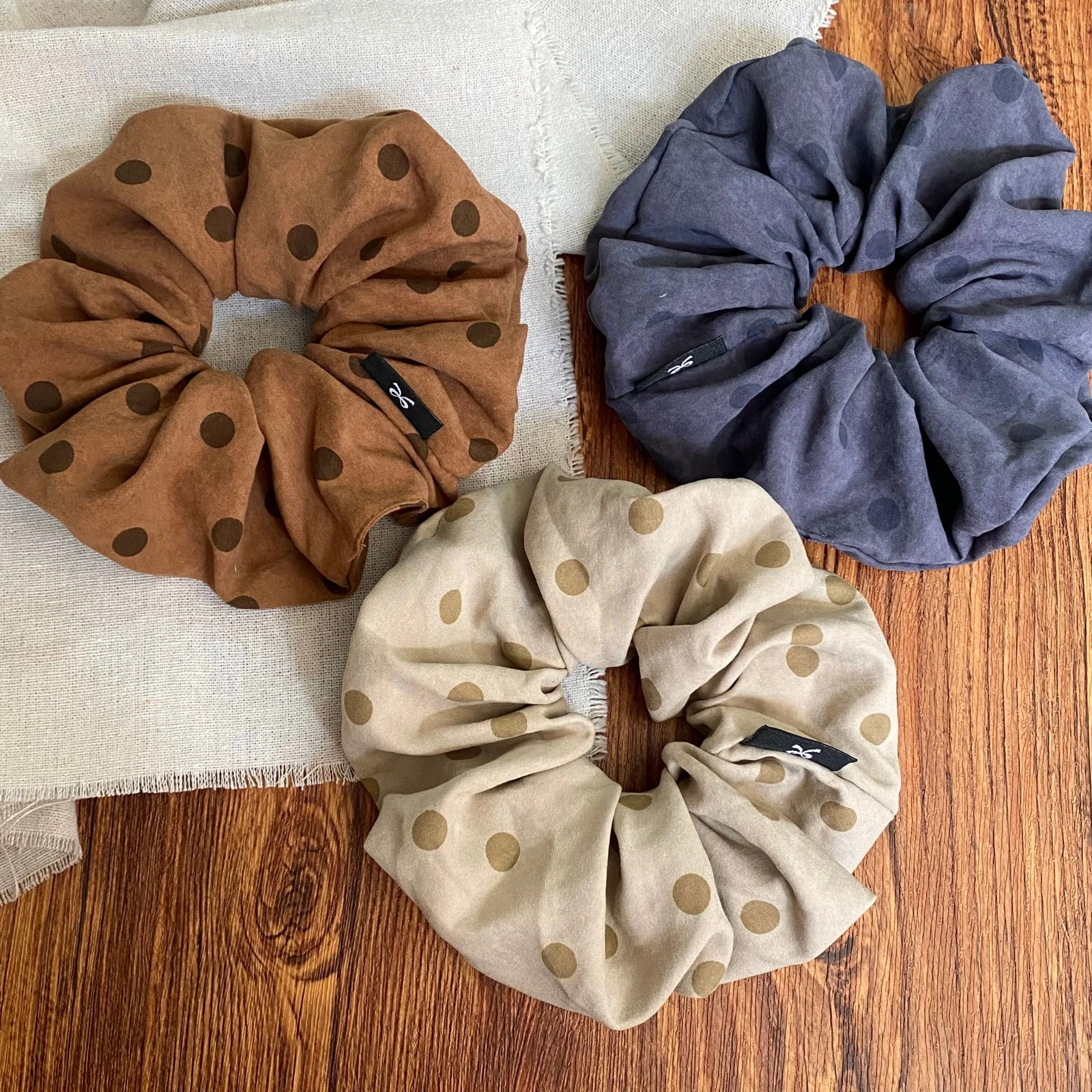 1PC Scrunchies Women's Polka Dot Hair Accessories Soft Elastic Hair Ties For Daily, Party, Gift, Trendy Styles