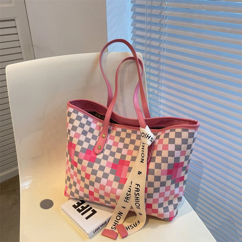 2022 New Pink Highcapacity Shoulder Bag For Summer Commute Women's