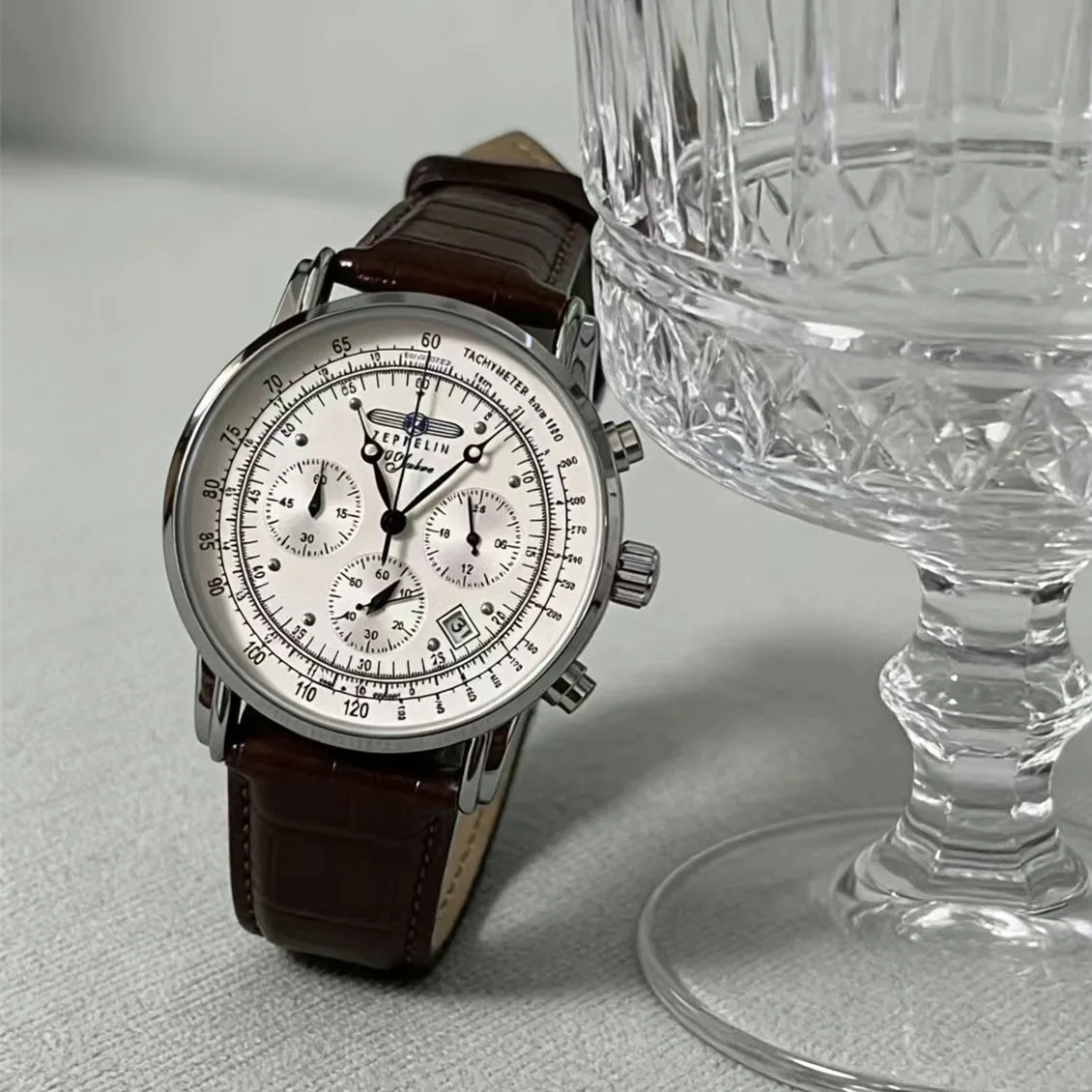 Elegant Men's Multifunction Quartz Watch: Fashionable Business and Casual Sports Design