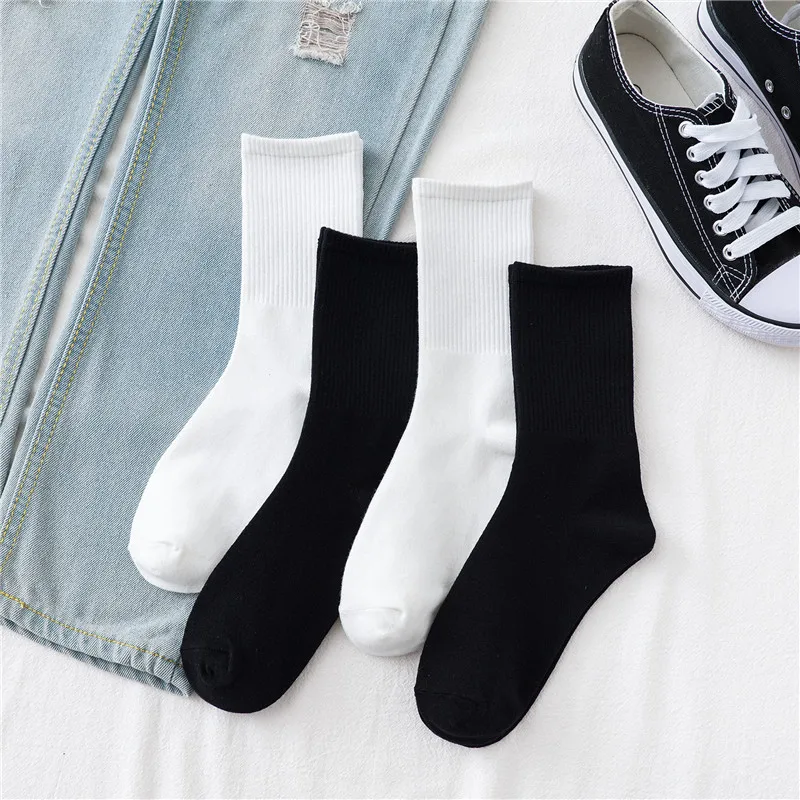 Solid Color Socks Mid-tube Black and White Cotton Socks Absorbent and Deodorant Soft and Comfortable High-Quality Socks