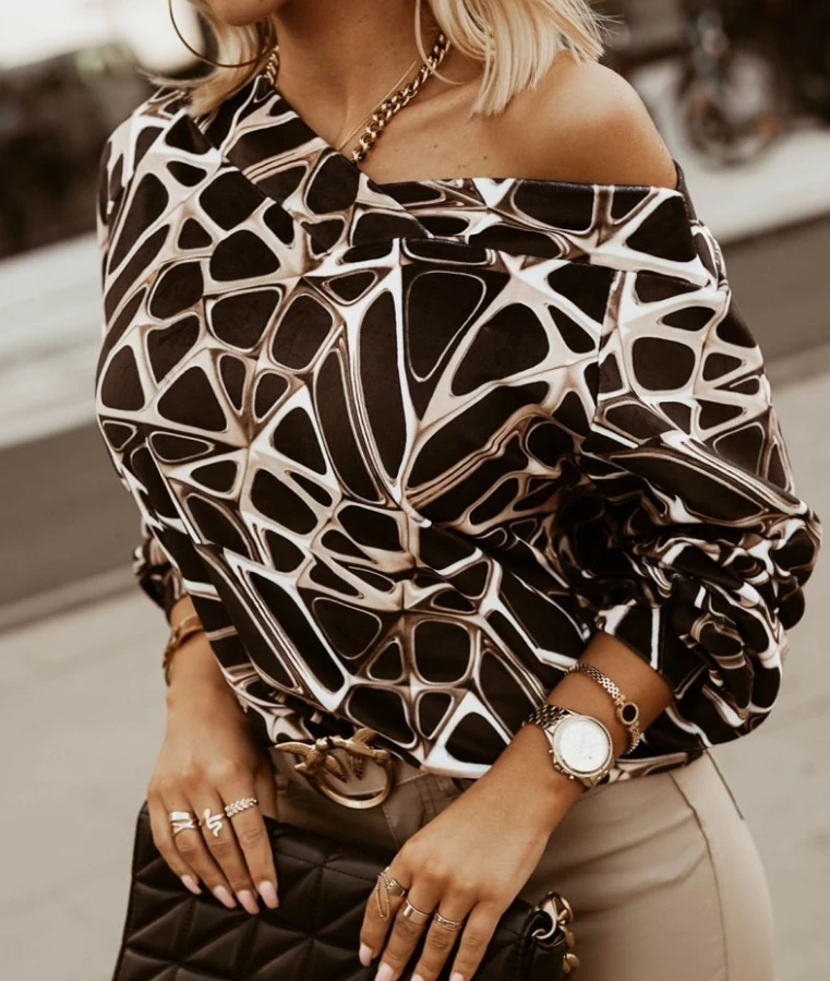 Beautiful Girl Off The Shoulder Sexy Long Sleeved Geometric Pattern Chiffon Shirt, Non Opening Clothes, Quick Hair