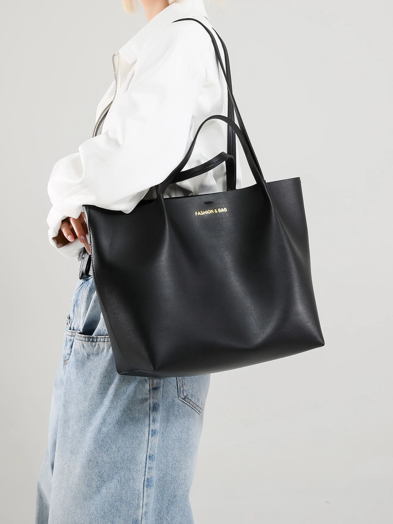 تشكيلة عصرية جديدة تتألف من قطعتين لحقائب اليد الن...