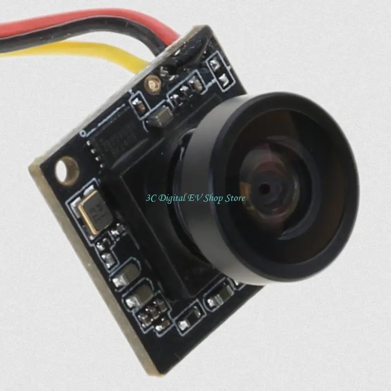 Caméra FPV 800TVL 2.1mm installée sur un drone Mobula 6, dans un cadre de vol.