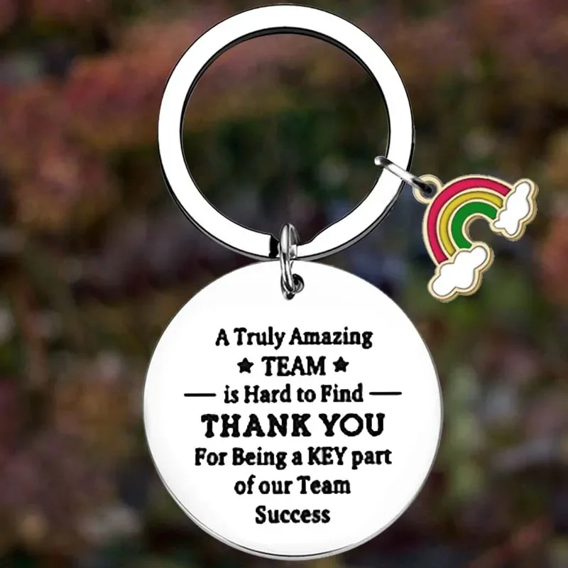 

Металлический брелок для ключей с благодарностью сотрудника