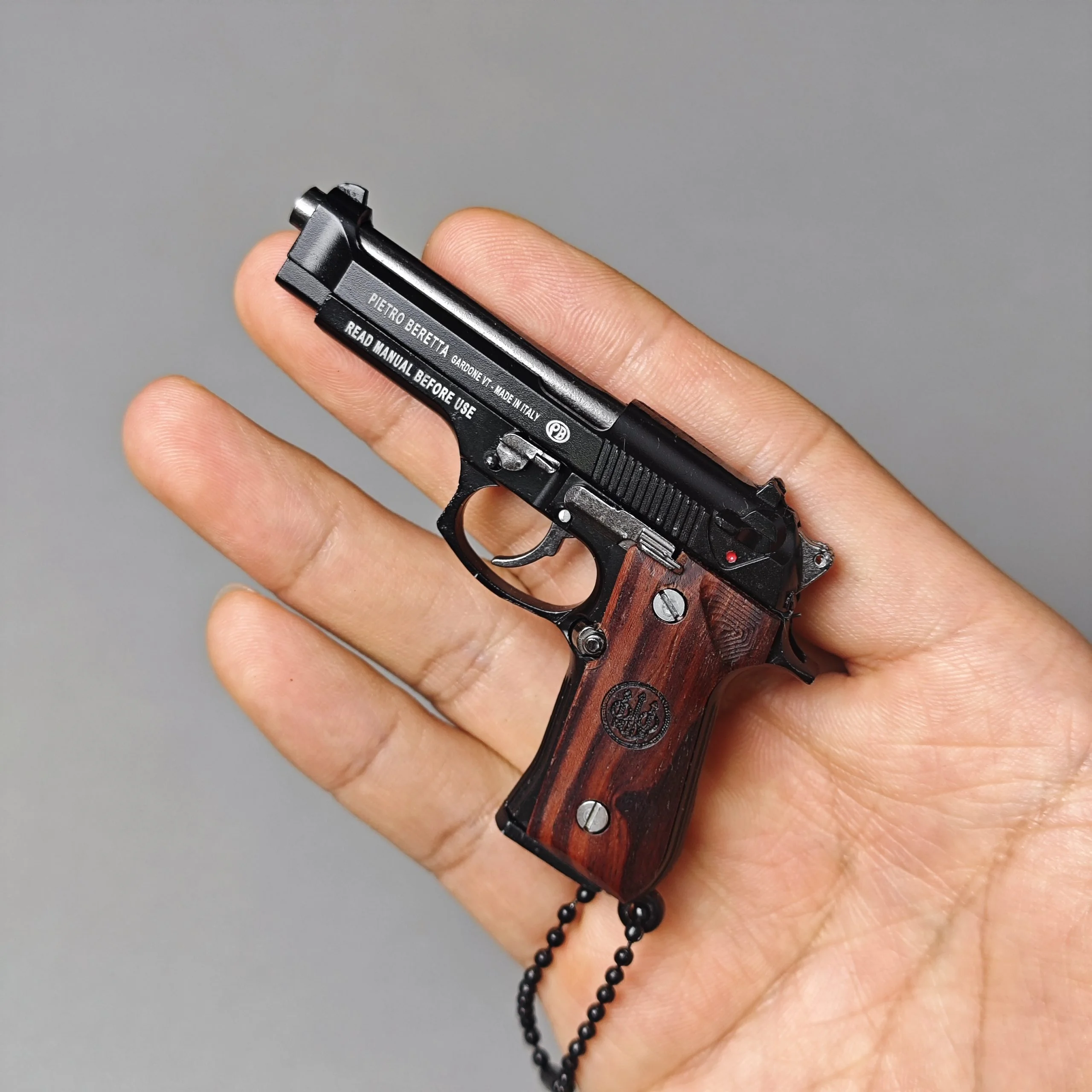 Pistola Replica Beretta 92FS / M9 Gun Keychain – Detailed Italian