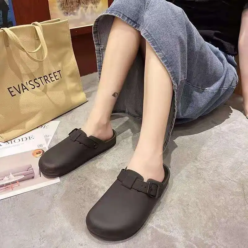 Fashion  Outdoor Beach Slippers Safety Closed Toe Mule Clogs Cute Bear Non-slip Garden Shoes PVC Couple slippers Slides Unisex