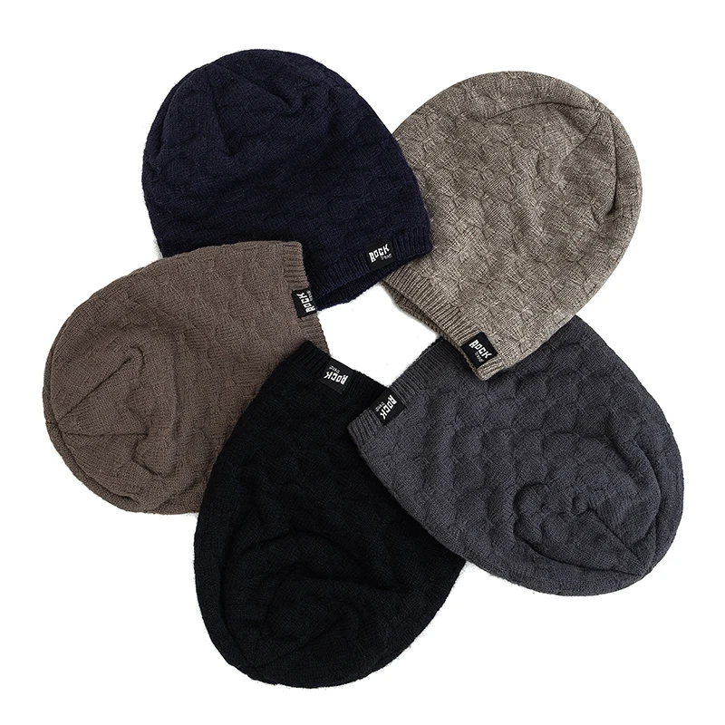 New Unisex Beanie Hats For Men & Women Warm Ski Winter Hat Rock Letter Label Decor Plush Lined Warm Knitted Hat
