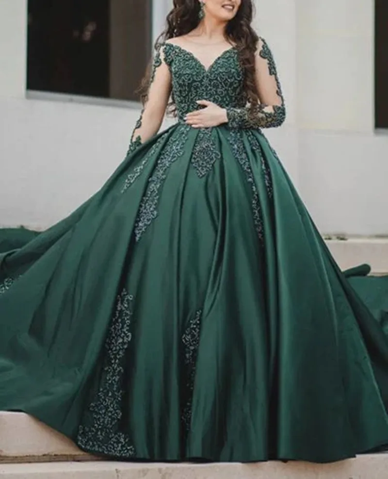 Pin by Zxnvb on fashion | Green wedding dresses, Wedding dresses unique, Emerald  green wedding dress
