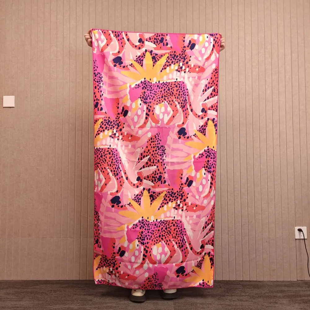 Cheetah Print Quick Drying Microfiber Beach Towel Sand Free_voghion.com