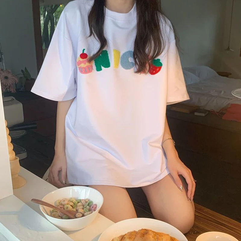 O-넥 얇은 반팔 비치 티 셔츠, 산뜻한 자수, 루즈한 여성 의류, 한국 문자 흰색 상의 티, 여름