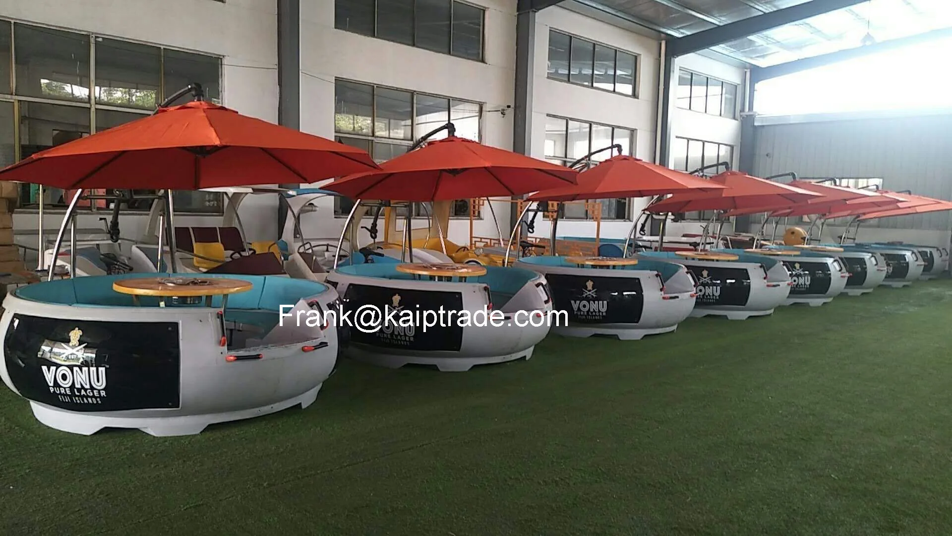 Water Hotel Family Gathering doughnut clear Inflatable 6 Seats 8 Seats 10 seats Electric BBQ Donuts Leisure Boat with gas grill