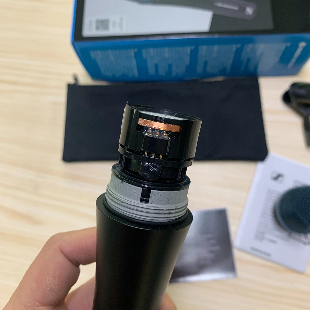 New Wired E945 Karaoke Professional Performance Microphone Super Heart Dynamic Handheld Microphone For Live Studio Mic Karaoke Microphone Wired Vocal Microphone