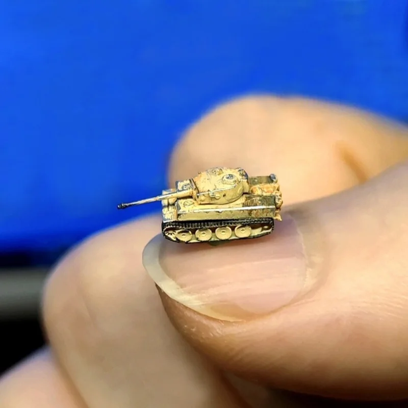 1/700 Scale Tiger Tank Model Kit with Scenic Diorama for DIY Display and Collection