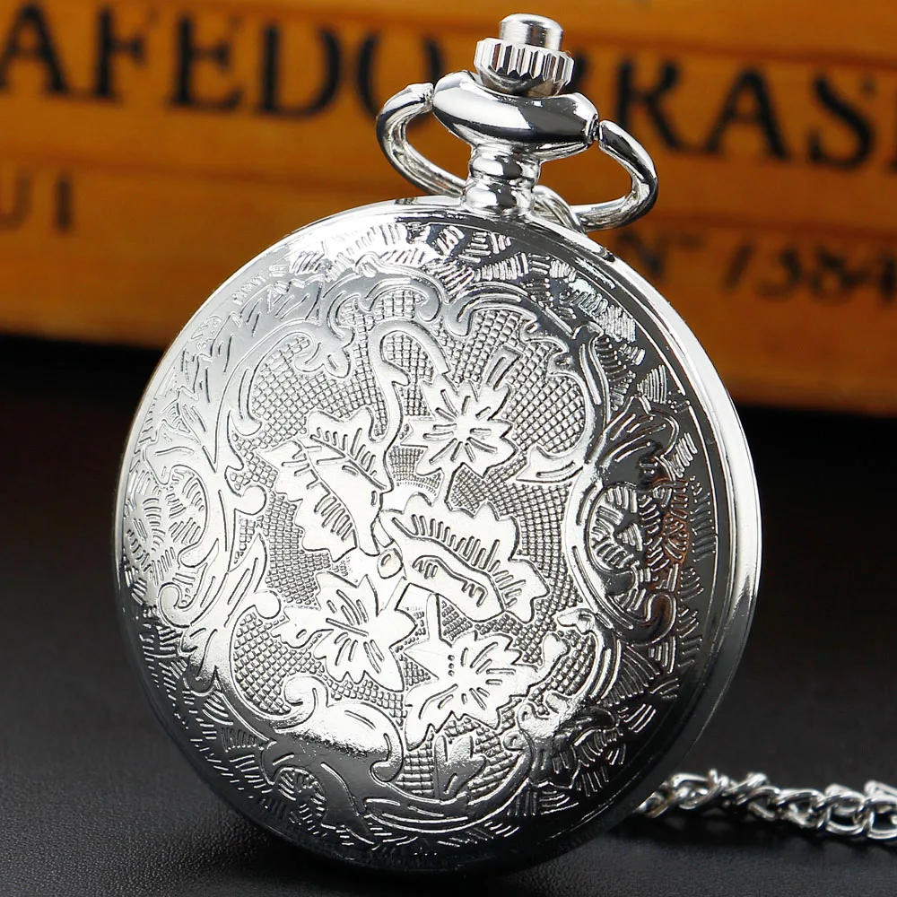 Рисунок 5 - Серебристые/черные карманные часы с арабскими цифрами