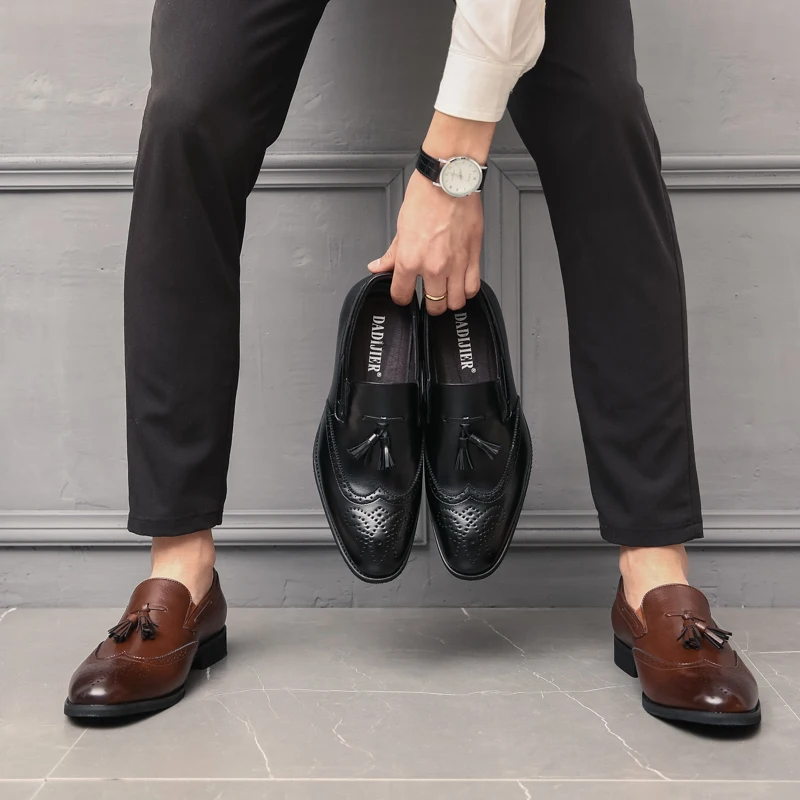 Tassel Carving Loafer Shoes Men Slip on Driving Moccasins Mens Comfortable Leather Shoes Men Wedding Shoes Fashion  Casual Shoes 3