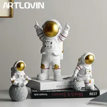 

Resin Astronaut Figurines Fashion Spaceman With Moon Sculpture Decorative Miniatures Cosmonaut Statues Gift For Man & Boyfriend