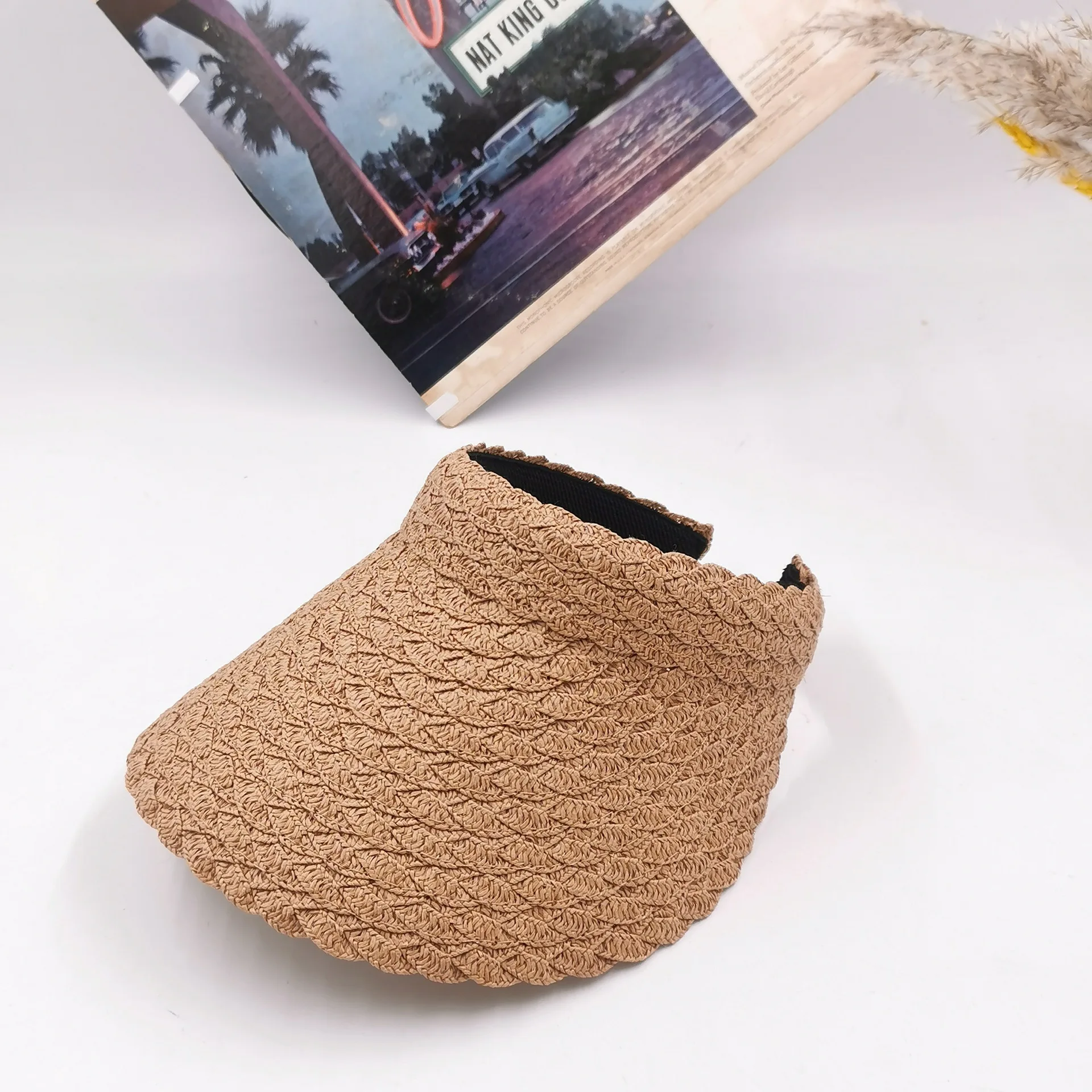 

Wholesale Summer Woman Empty Top Straw Sunshade Casual Outing Fashion Leisure Beach Holiday Visor Cap Twist Braid Sun Hats