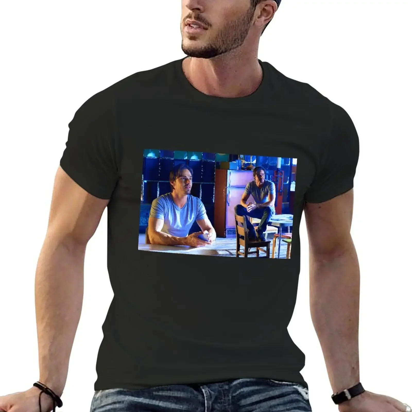 Smilling V Sitting Pretty Saturn Returns? T-Shirt Ragazzi Bianchi Vestiti Estetici Grafica Magliette Uomo