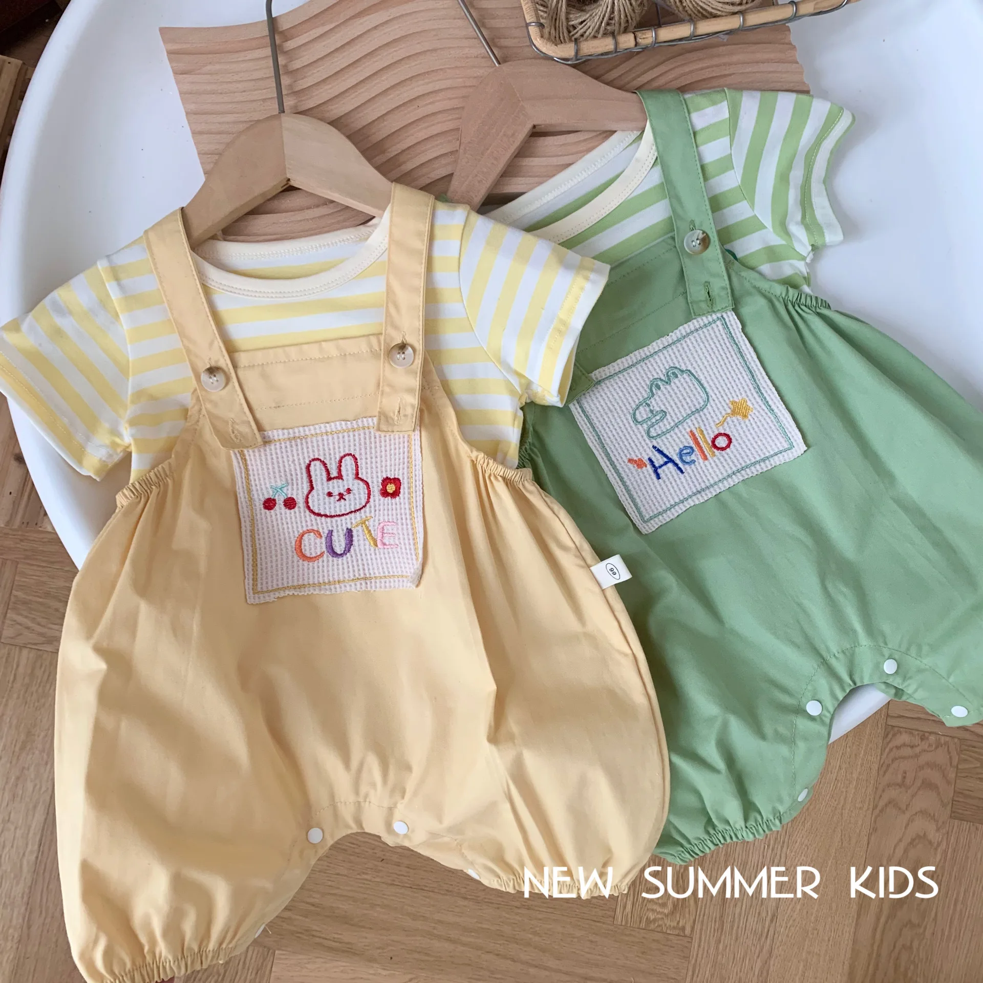 

2023 Summer Baby Clothing Sets Korean Cartoon Dinoasur Overalls Sleeveless Jumpsuit + Striped T-Shirt Toddler Boys Girls Clothes