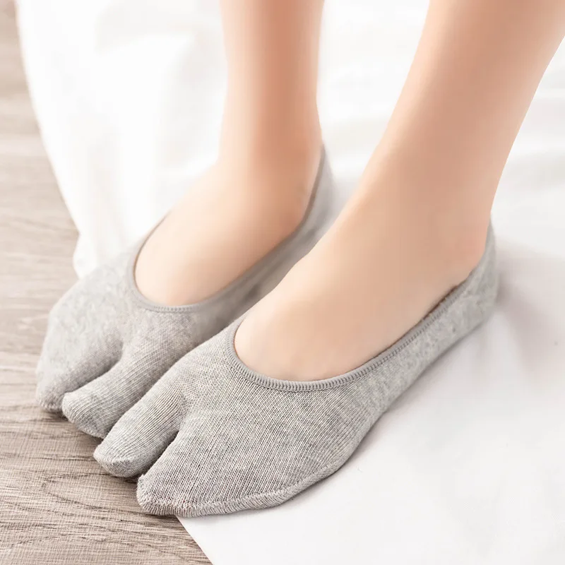 5 Pairs Solid Low Cut Two Toed Slipper Socks Woman Candy Color Shallow Mouth Invisible Anti-slip Tabi Boat Socks Five Fingers
