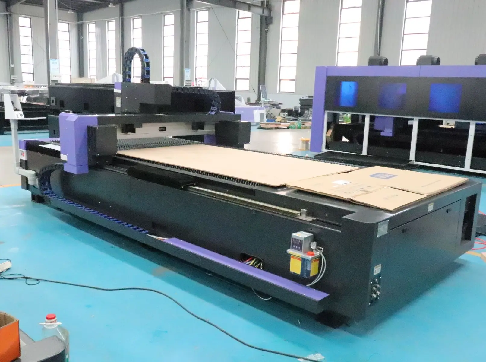 

1500W/ 2000W /3000 Watt 1530 3015 Raycus MAX CNC Metal /Stainless Steel Aluminum Plate Fiber Laser Cutting Machine