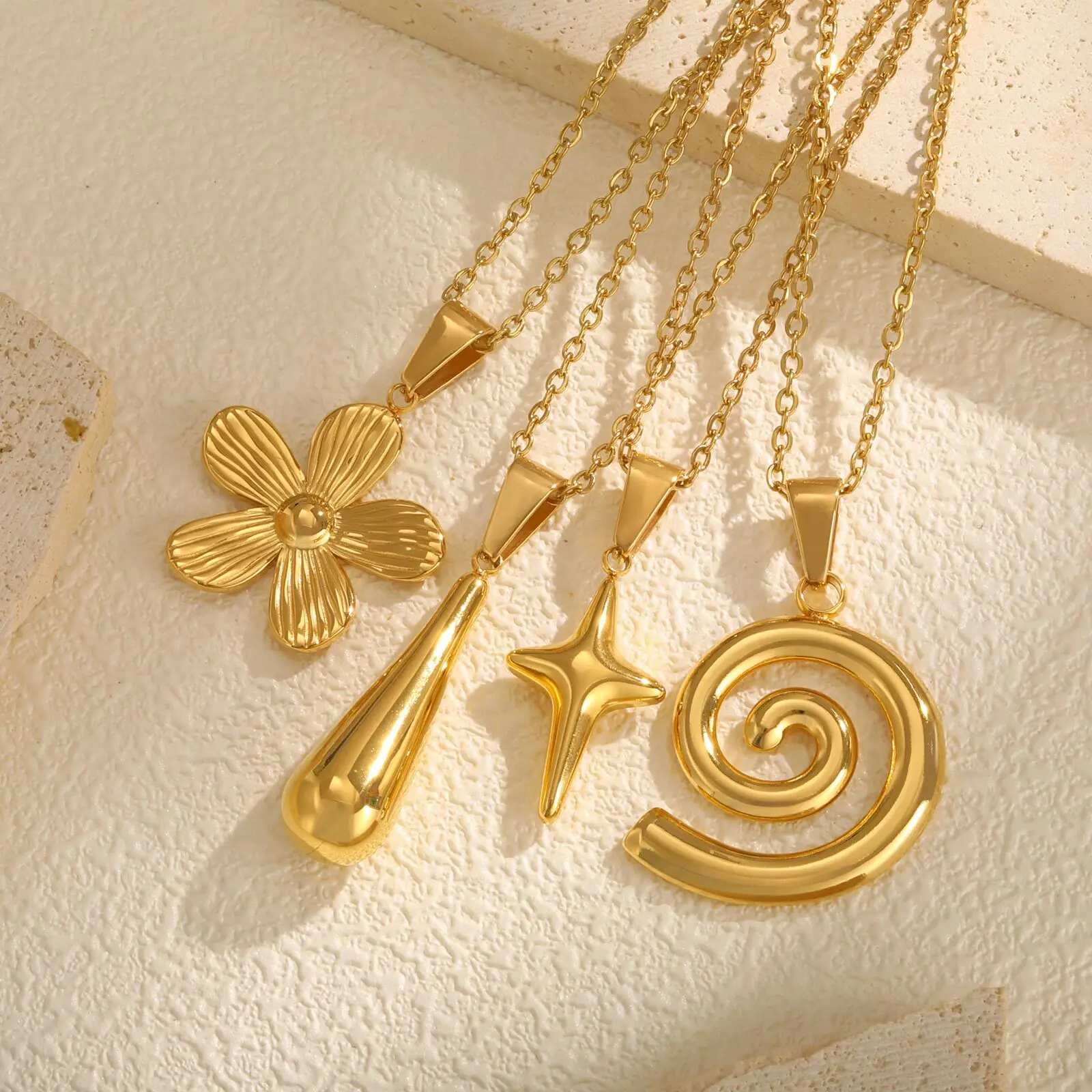 Vnox Mode Blume Stern Spirale Anhänger Halskette für Frauen, Edelstahl vergoldet Kragen Halsband, Mädchen Hals Schmuck Geschenke