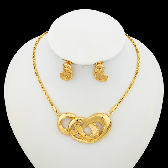 2024 Trend Golden Color Jewelry Set Clip Earrings and Pendant 