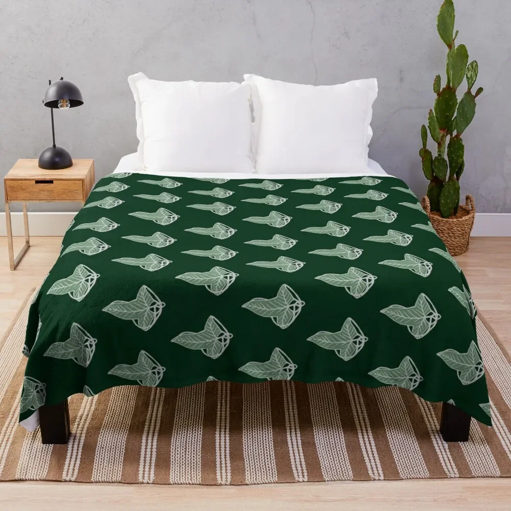 

Leaf of the Lady's Wood Throw Blanket Flannels Stuffeds Vintage Blankets