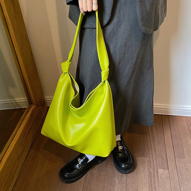 

Women Shoulder Bags 2023 Summer New Fashionable Tote Bag Simple Commuting Large Capacity Niche Solid Color Casual Shoulder Bags