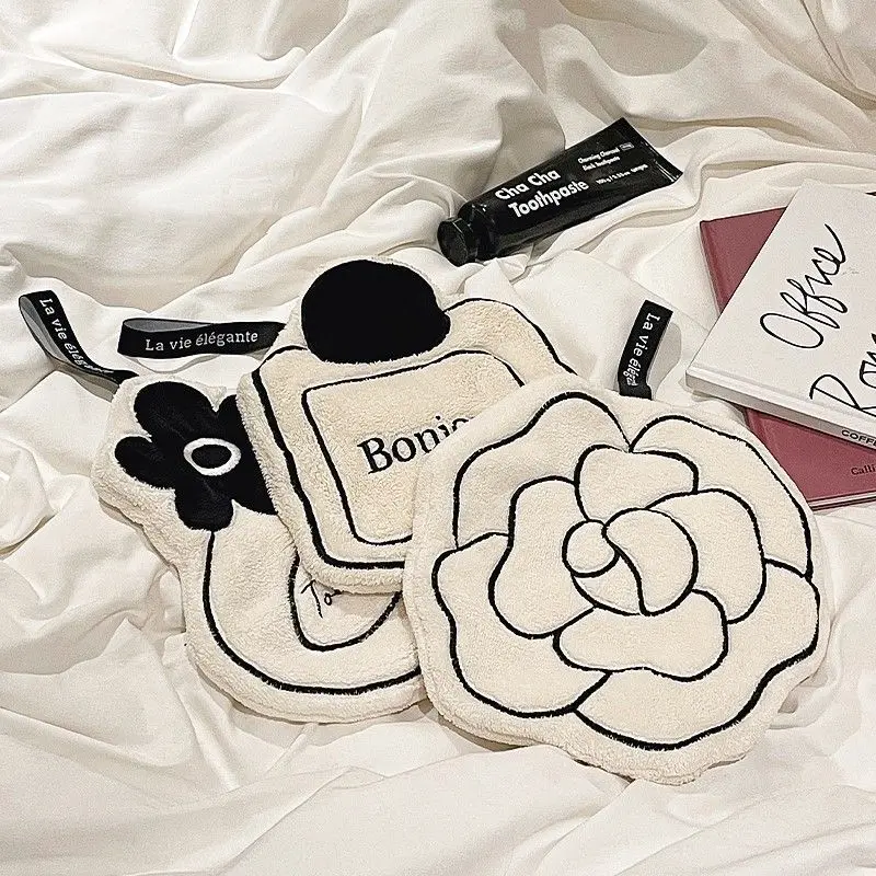 French Hand Towel Absorbent Thickened Cute Creative Kitchen Coral Velvet Small Hanging Towel Internet Celebrity