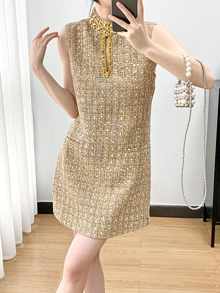 Elegant Tweed Beaded Stand Vest Dress Fashion Gold Hollowed Out Sleeveless Short Dresses Women 2025 New Spring Summer A8299