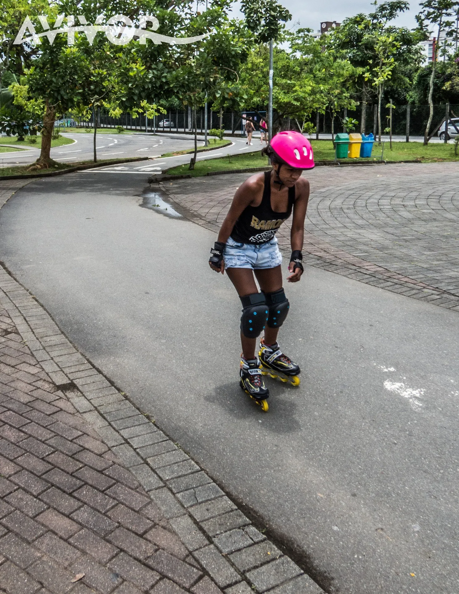 AVIVOR Handgelenkschützer mit optimiertem Schutz zum Skateboarden, individuelle Polsterung, Doppelschienen, dreifache Träger, Herren und Damen – Detail 2