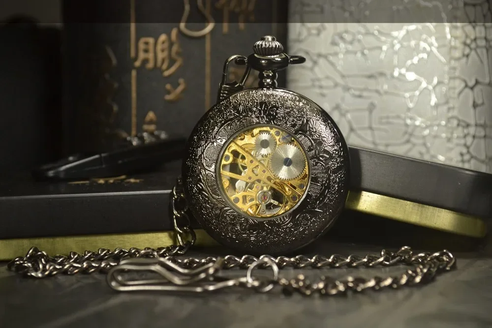 Antique 1pcs/lot Steampunk Hollow 4.5cm Hand Wind Wound Mechanical Pocket Watch Black for Mens Necklace Chain Wedding Skeleton