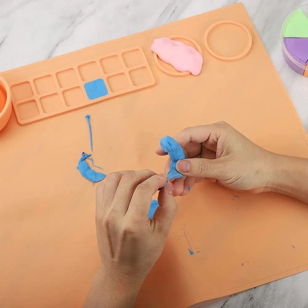 Kids Multifunctional DIY Silicone Drawing Board Graffiti Painting Mat Oil Painting Board Clay Mat with Cup and Paint Holder