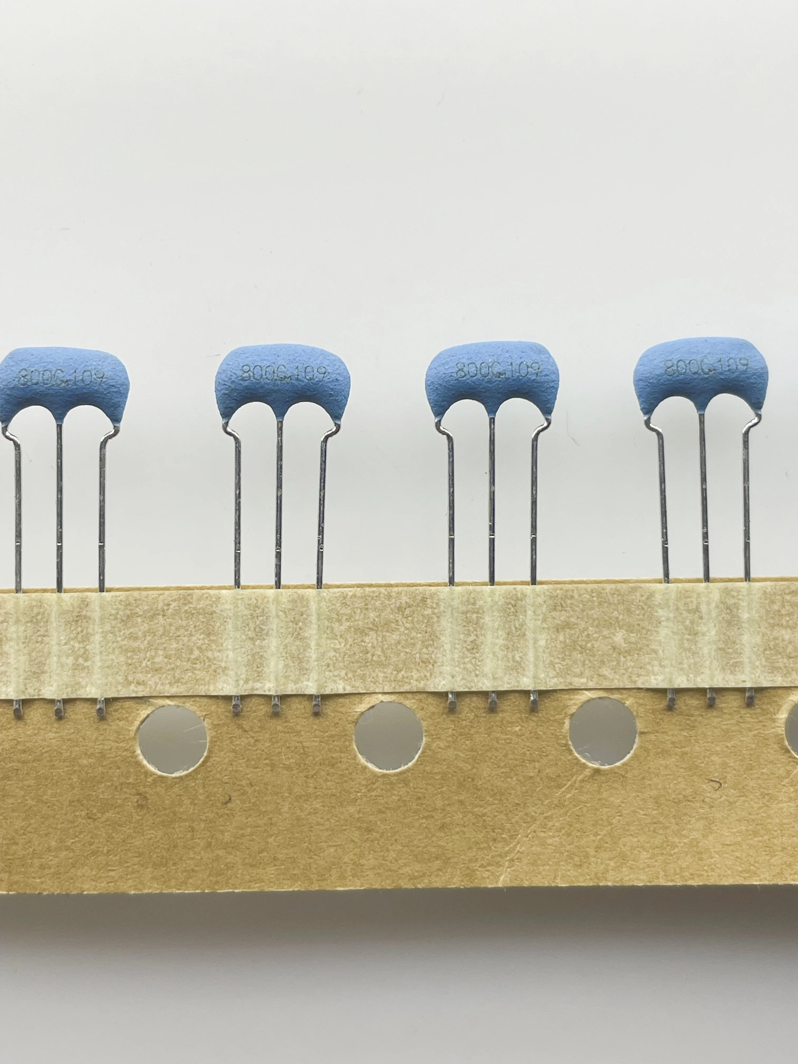 50PCS/ 8M in-line ceramic crystal CSTLS8M00G53-A 0 800G 8MHZ 3-pin strap 56-A0