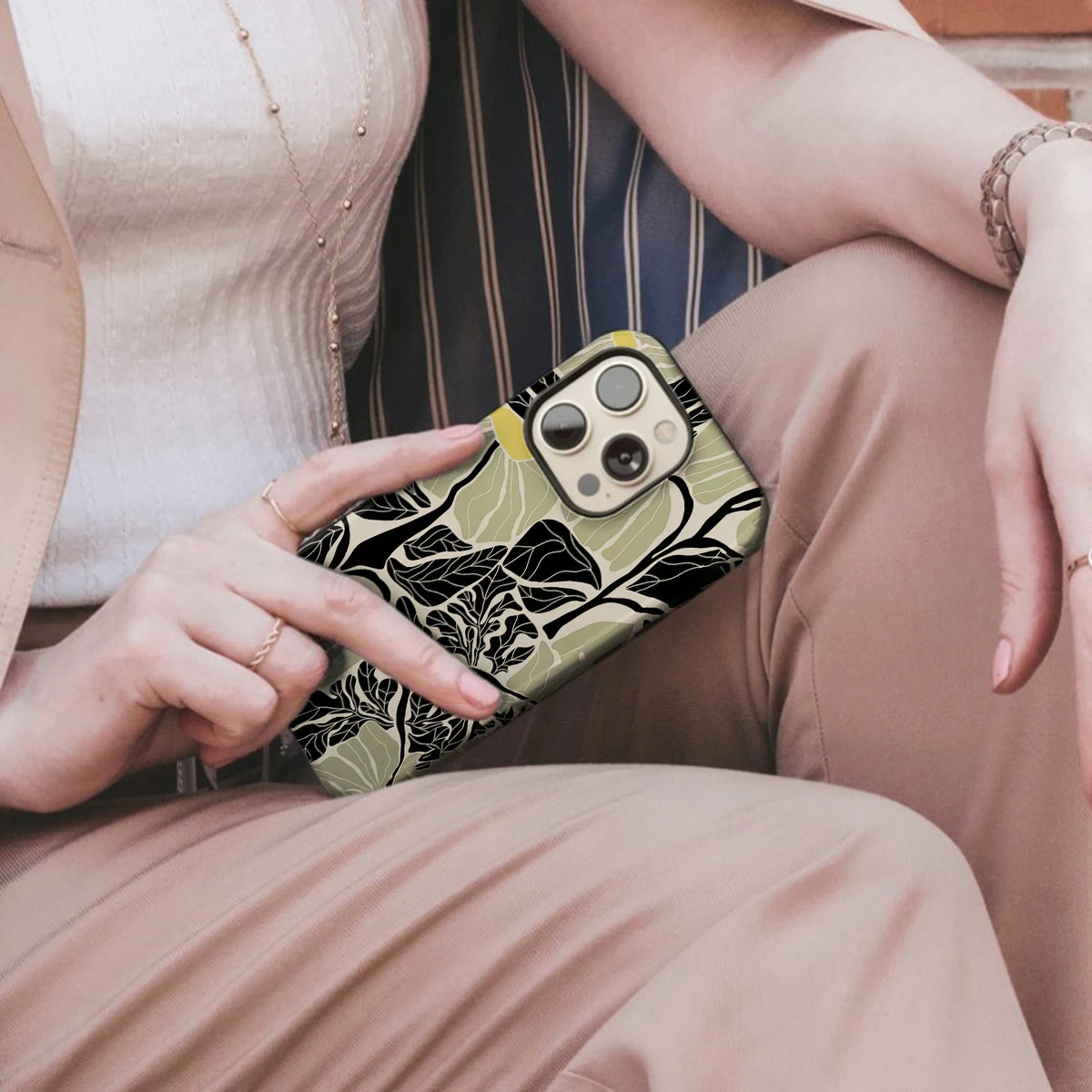 Magnetic Shockproof Phone Case with Abstract Lotus Leaf Design – Hard Acrylic Cover