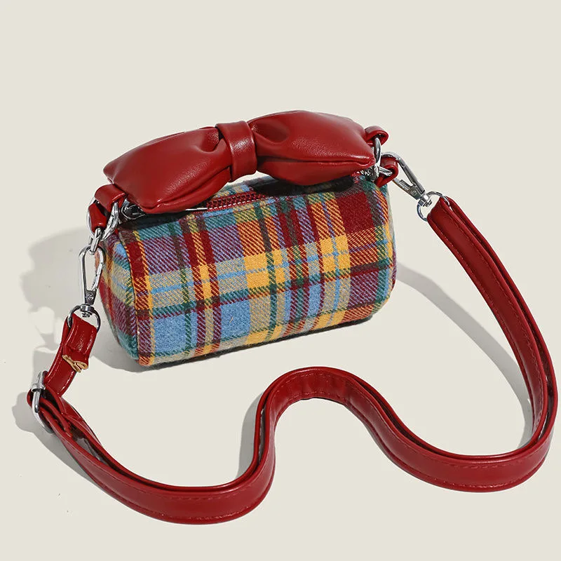 Red bow crossbody bag, women's new fashionable small shoulder bag, unique design can be used as a Christmas gift