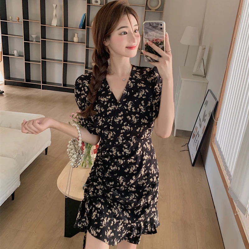 

2023 Summer New Dress Retro Style V Neck Slim Print Versatile Free Shipping