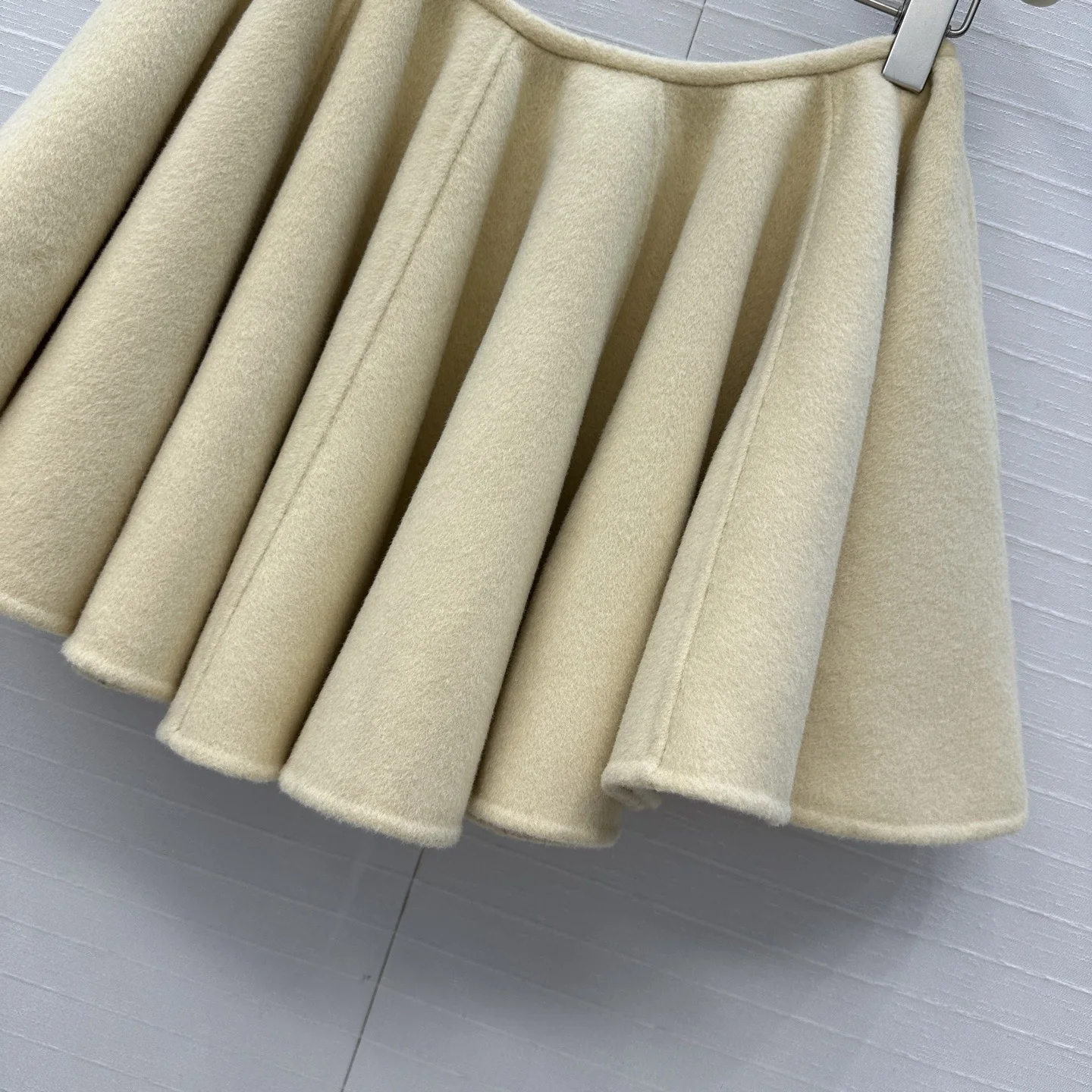 Ruffled edge detail