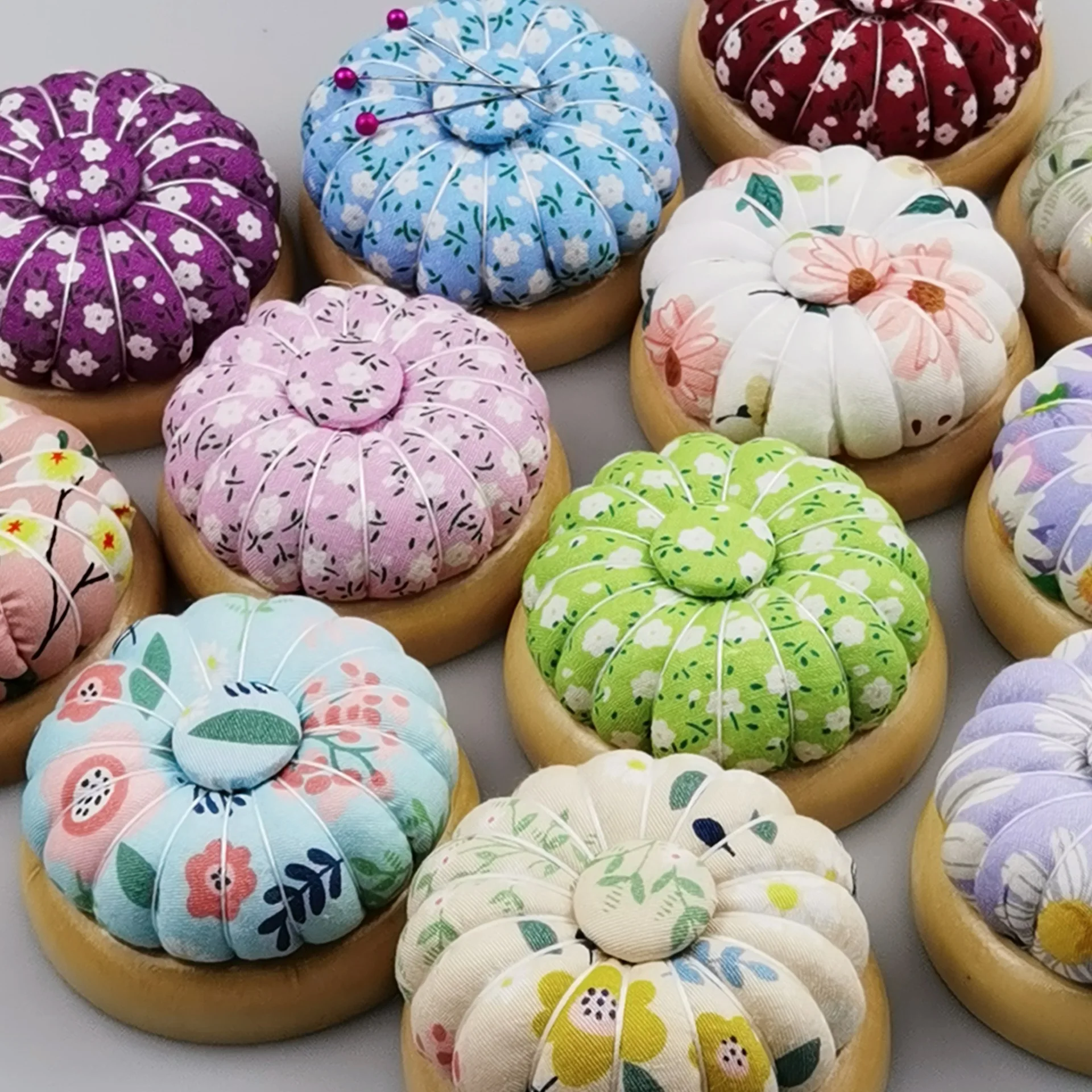 1Pc 호박 자기 바늘 핀 쿠션 홀더 나무 Pincushions 핀 호박 Pincushions 바늘 쿠션 DIY 공예