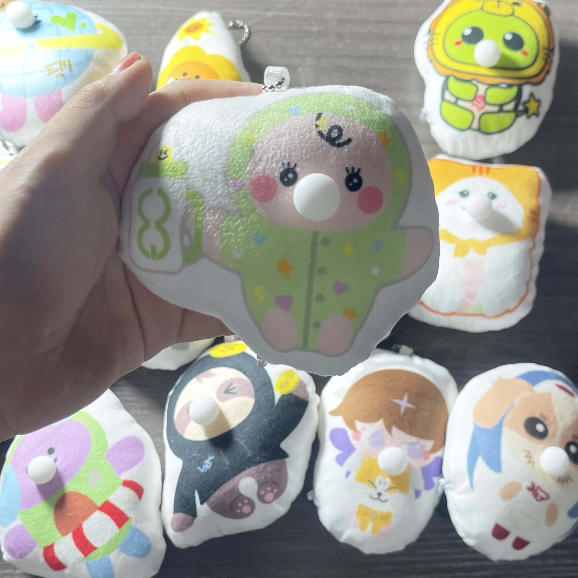 タイ GMMTV CP ソフトぬいぐるみキーホルダー 10 センチメートルきしむ