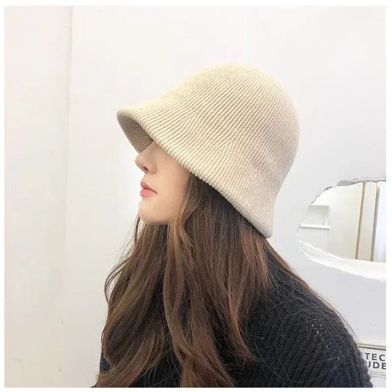 

Beige Women‘s Winter Bucket Hats Windproof Tall Hats Winter Girl Go Shopping Hat Outdoor Keep Warm Bucket Hats Apparel Accessory