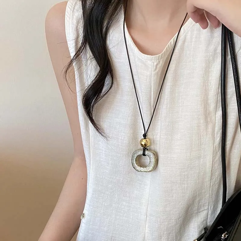 Fashion Resin Round Hollow Pendant Necklaces for Women Trendy