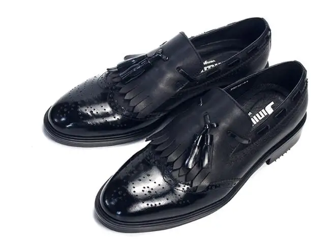 

Fashion Breathable Loafers Men Shoes High Top Classics Black Carved Men's Shoes Genuine leather Fringe Casual Shoes