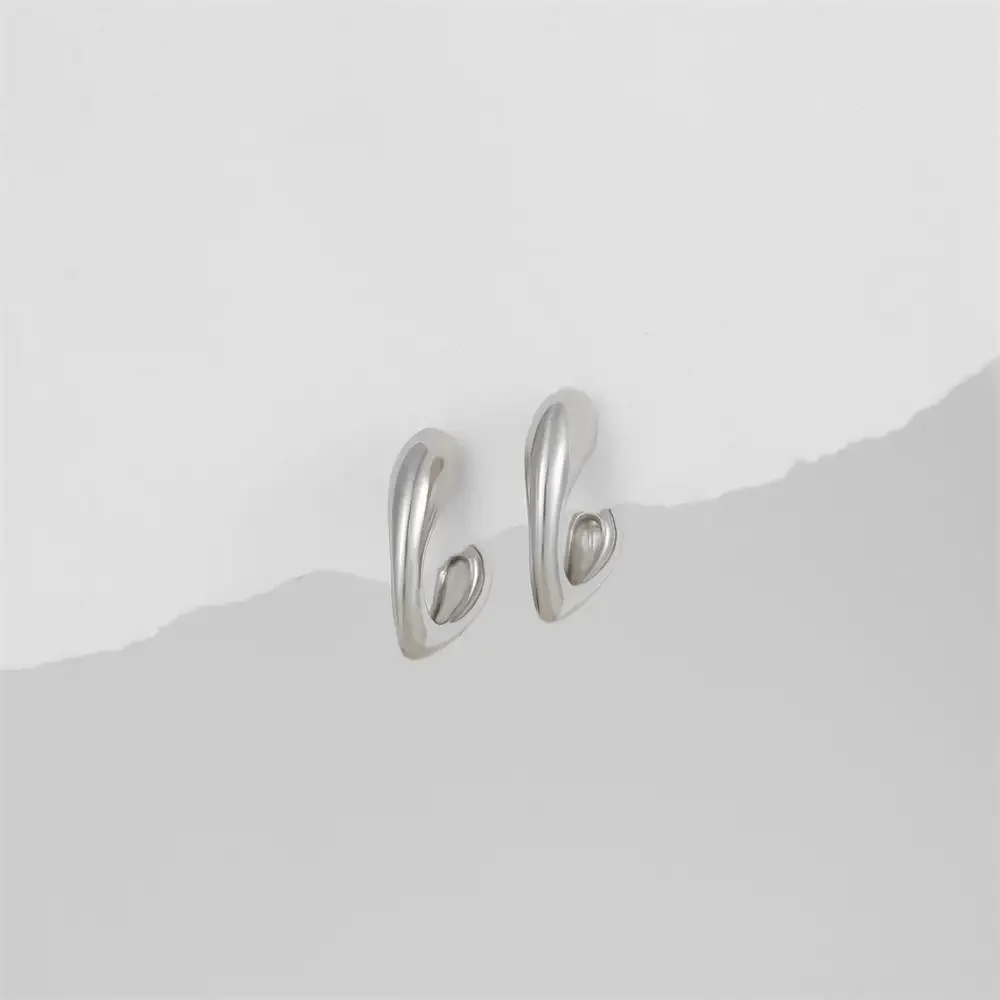 Waterproof Curved Graduated V Shape Hoop Earrings Gold Plated Geometric Huggie Ear Buckle Fashion Jewelry 2025 New Piercing Aro