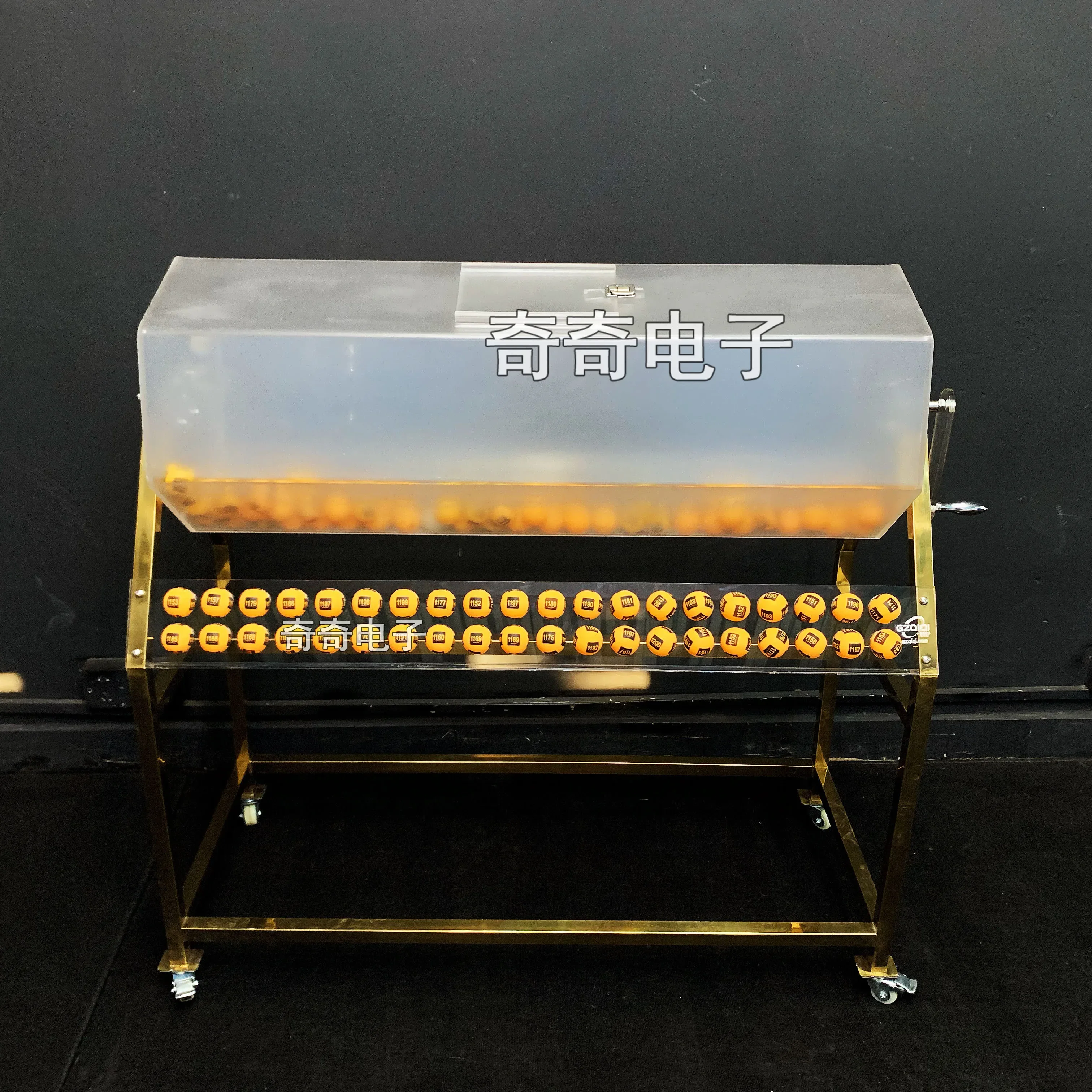 Guangzhou Qiqi Electronics direct polygonal manual lottery box, hand crank prize display rack, lottery box 500 balls