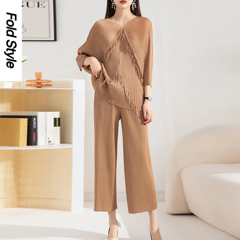 

2024 Spring New Pleated Temperament Set Women's Advanced V-neck Fringe Bat Sleeve Top Straight Leg Wide Leg Pants